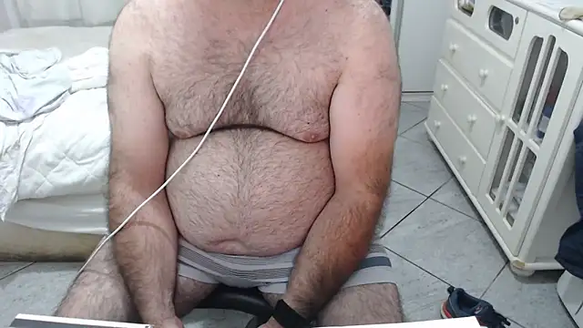 Snapshot of MysterBearMG chatting on 11/13/25, 11:47 MysterBearMG online show from 11/13/25, 11:47