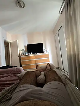 Snapshot of MysterBearMG chatting on 11/16/25, 11:27 MysterBearMG online show from 11/16/25, 11:27