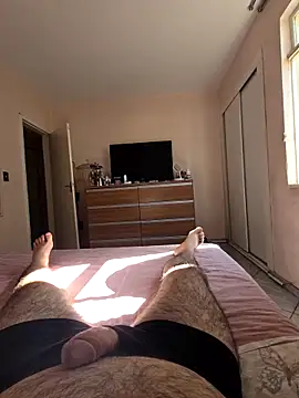 Snapshot of MysterBearMG chatting on 11/20/25, 06:07 MysterBearMG online show from 11/20/25, 06:07