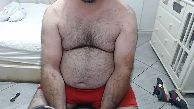 Snapshot of MysterBearMG chatting on 11/24/25, 01:49 MysterBearMG online show from 11/24/25, 01:49