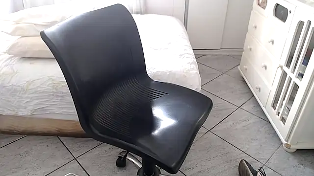 Snapshot of MysterBearMG chatting on 11/29/25, 11:46 MysterBearMG online show from 11/29/25, 11:46