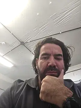 Snapshot of MysterBearMG chatting on 12/02/25, 03:40 MysterBearMG online show from 12/02/25, 03:40