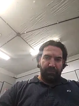 Snapshot of MysterBearMG chatting on 12/04/25, 03:32 MysterBearMG online show from 12/04/25, 03:32