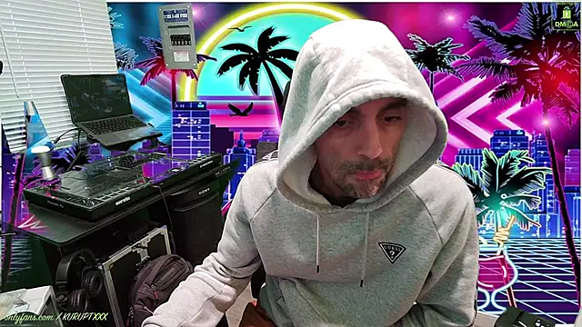 Snapshot of kuruptxxx_live chatting on 01/07/25, 09:57 kuruptxxx live online show from 01/07/25, 09:57