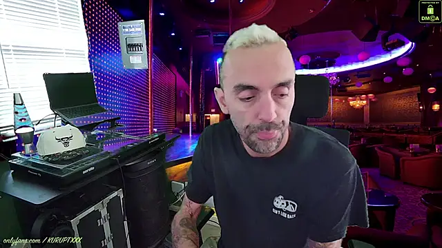 Snapshot of kuruptxxx_live chatting on 01/15/25, 05:47 kuruptxxx live online show from 01/15/25, 05:47