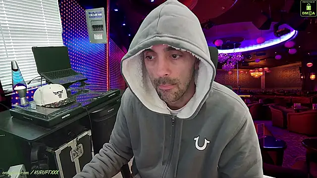 Snapshot of kuruptxxx_live chatting on 01/21/25, 06:45 kuruptxxx live online show from 01/21/25, 06:45