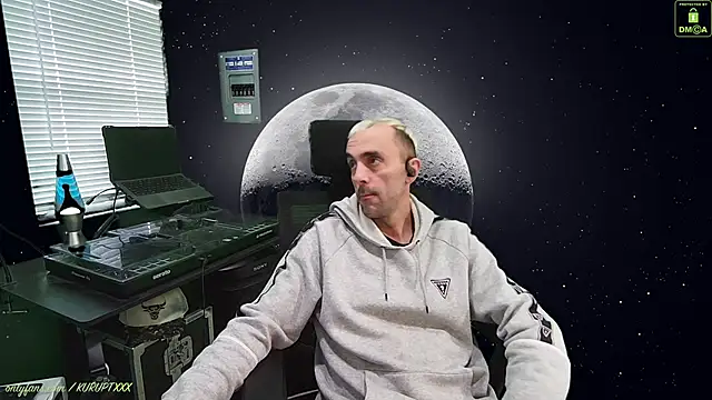 Snapshot of kuruptxxx_live chatting on 01/24/25, 07:28 kuruptxxx live online show from 01/24/25, 07:28