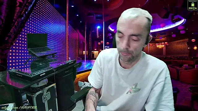 Snapshot of kuruptxxx_live chatting on 01/27/25, 02:31 kuruptxxx live online show from 01/27/25, 02:31