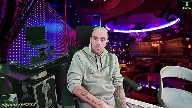 Snapshot of kuruptxxx_live chatting on 01/29/25, 07:32 kuruptxxx live online show from 01/29/25, 07:32