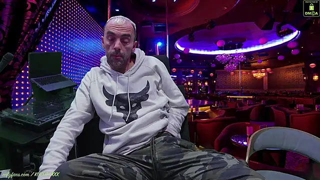 Snapshot of kuruptxxx_live chatting on 02/02/25, 12:09 kuruptxxx live online show from 02/02/25, 12:09