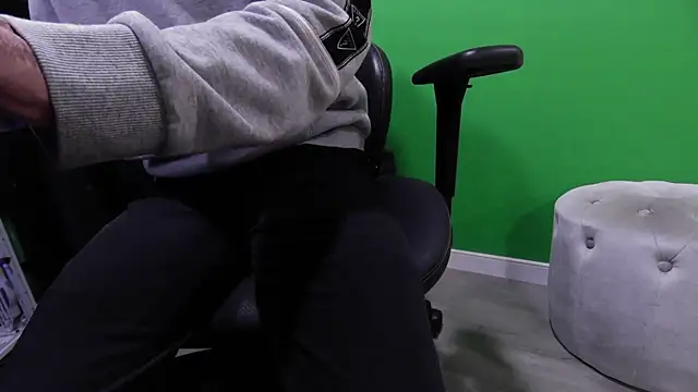 Snapshot of kuruptxxx_live chatting on 09/17/25, 06:31 kuruptxxx live online show from 09/17/25, 06:31