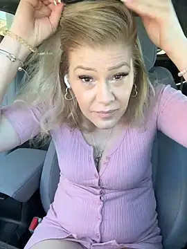 Snapshot of Lexi_Shocker chatting on 02/24/25, 05:31 Lexi Shocker online show from 02/24/25, 05:31