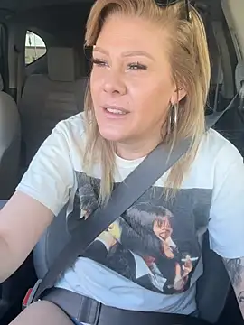 Snapshot of Lexi_Shocker chatting on 02/28/25, 04:42 Lexi Shocker online show from 02/28/25, 04:42