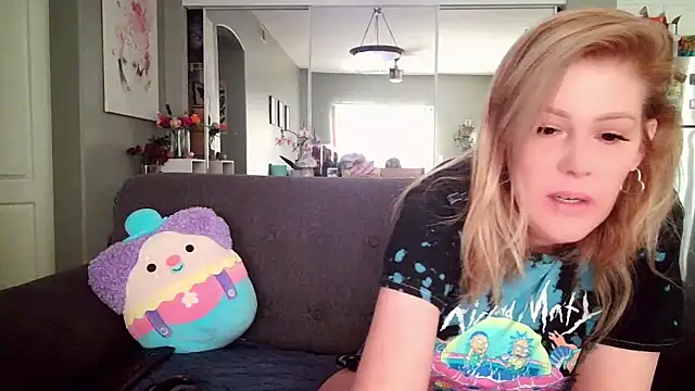 Snapshot of Lexi_Shocker chatting on 03/16/25, 07:38 Lexi Shocker online show from 03/16/25, 07:38