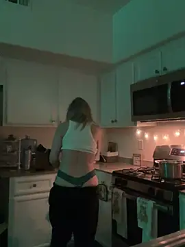 Snapshot of Lexi_Shocker chatting on 03/18/25, 02:36 Lexi Shocker online show from 03/18/25, 02:36