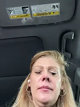 Snapshot of Lexi_Shocker chatting on 03/21/25, 03:12 Lexi Shocker online show from 03/21/25, 03:12