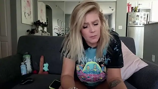 Snapshot of Lexi_Shocker chatting on 09/16/25, 05:25 Lexi Shocker online show from 09/16/25, 05:25