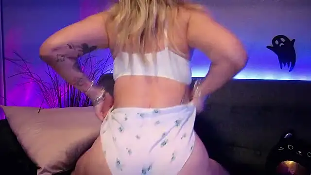 Snapshot of Lexi_Shocker chatting on 09/28/25, 06:19 Lexi Shocker online show from 09/28/25, 06:19