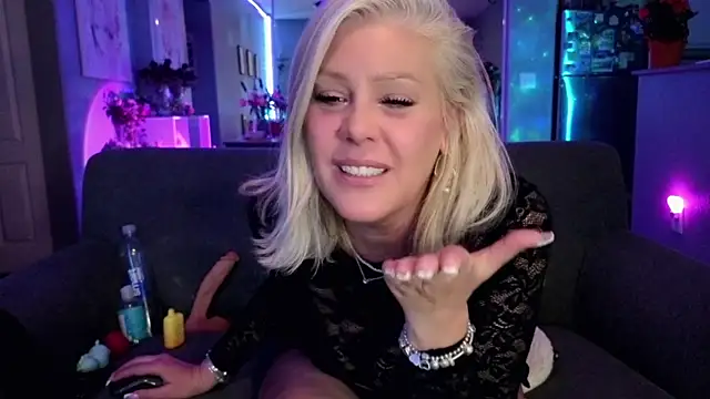 Snapshot of Lexi_Shocker chatting on 06/17/26, 07:44 Lexi Shocker online show from 06/17/26, 07:44