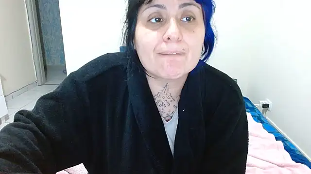 Snapshot of vaholiver chatting on 05/29/26, 10:08 vaholiver online show from 05/29/26, 10:08