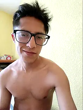 Snapshot of KevinCrz chatting on 10/15/25, 07:47 KevinCrz online show from 10/15/25, 07:47