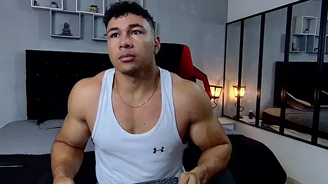 Snapshot of tyler_hank01 chatting on 02/03/25, 01:30 tyler hank01 online show from 02/03/25, 01:30