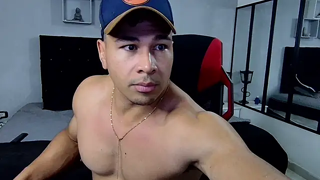 Snapshot of tyler_hank01 chatting on 02/06/25, 07:40 tyler hank01 online show from 02/06/25, 07:40