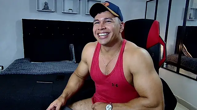 Snapshot of tyler_hank01 chatting on 02/10/25, 11:13 tyler hank01 online show from 02/10/25, 11:13