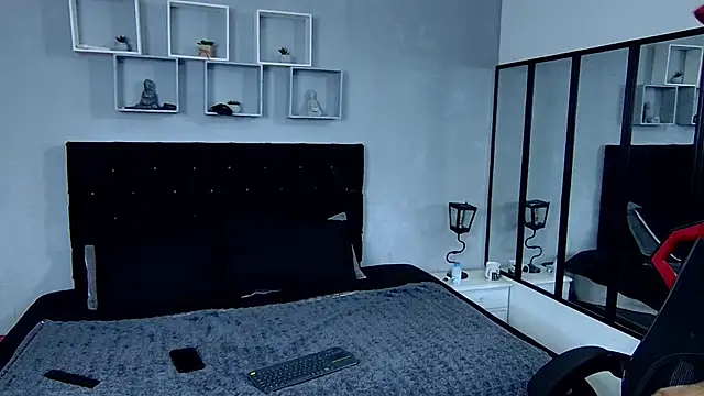 Snapshot of tyler_hank01 chatting on 02/24/25, 02:48 tyler hank01 online show from 02/24/25, 02:48