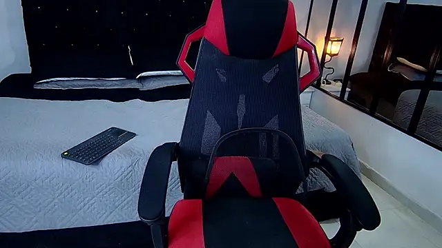 Snapshot of tyler_hank01 chatting on 03/08/25, 03:24 tyler hank01 online show from 03/08/25, 03:24