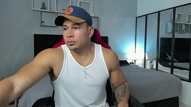 Snapshot of tyler_hank01 chatting on 10/10/25, 08:52 tyler hank01 online show from 10/10/25, 08:52