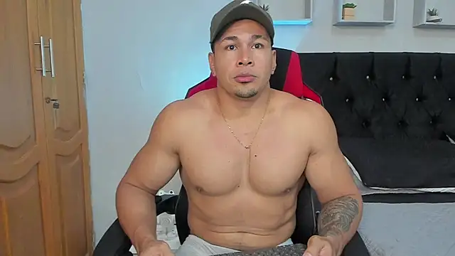 Snapshot of tyler_hank01 chatting on 11/27/25, 07:05 tyler hank01 online show from 11/27/25, 07:05