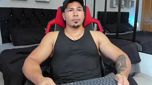 tyler hank01 online show from 03/01/26, 06:43