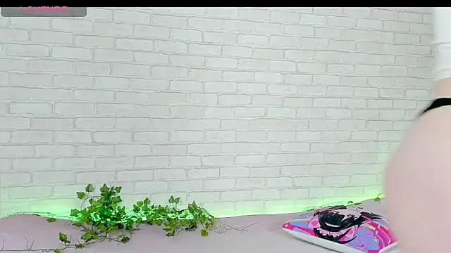 LinaKenny online show from 12/04/25, 04:05