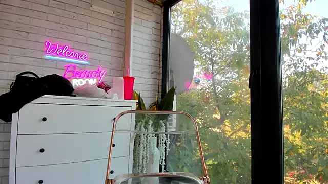 Britney Charm  online show from 10/22/25, 06:46