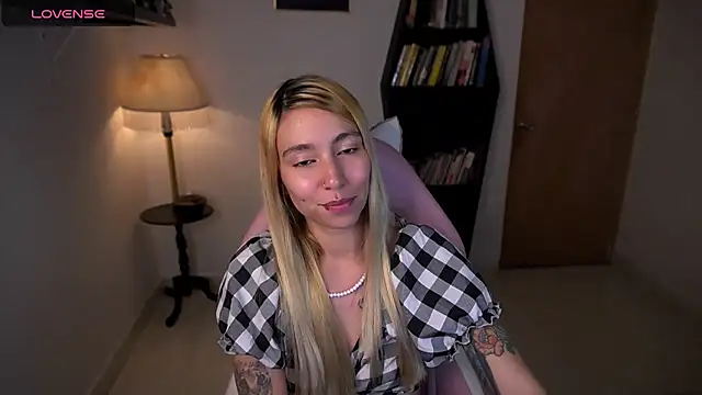 Saucy Jenn online show from 11/23/25, 02:33