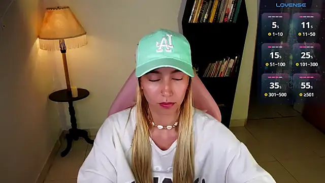 Saucy Jenn online show from 01/09/26, 02:47