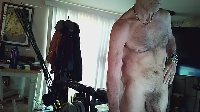 Snapshot of MoonDancer chatting on 09/24/25, 05:27 MoonDancer online show from 09/24/25, 05:27