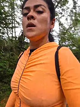 Hannah-grace online show from 11/07/25, 11:54