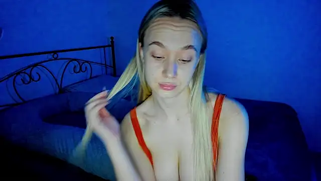 Snapshot of SexyCocobutt chatting on 12/22/24, 01:01 SexyCocobutt online show from 12/22/24, 01:01