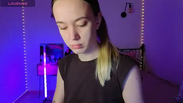 Snapshot of SexyCocobutt chatting on 10/31/25, 07:53 SexyCocobutt online show from 10/31/25, 07:53