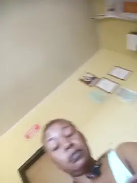 Snapshot of Candylious87 chatting on 04/21/26, 11:27 Candylious87 online show from 04/21/26, 11:27