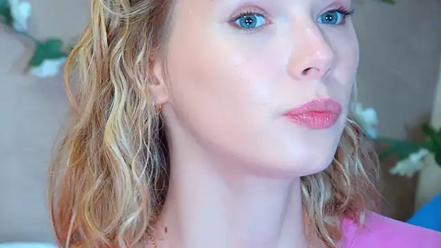 Snapshot of GentleRossi chatting on 04/15/26, 03:19 GentleRossi online show from 04/15/26, 03:19