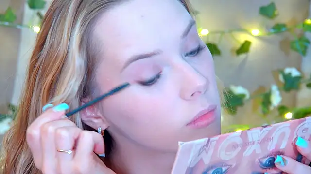 Snapshot of GentleRossi chatting on 04/17/26, 03:15 GentleRossi online show from 04/17/26, 03:15