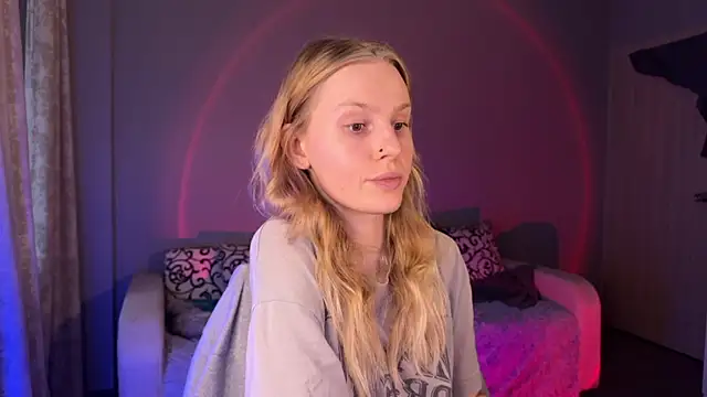 Chanel Gill online show from 09/11/25, 03:45