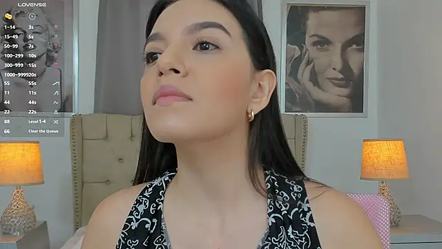 Snapshot of Beautyari_ chatting on 01/08/25, 11:43 Beautyari  online show from 01/08/25, 11:43