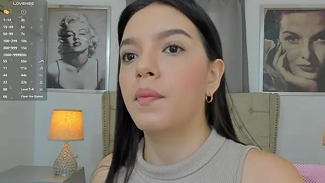 Snapshot of Beautyari_ chatting on 01/17/25, 11:59 Beautyari  online show from 01/17/25, 11:59