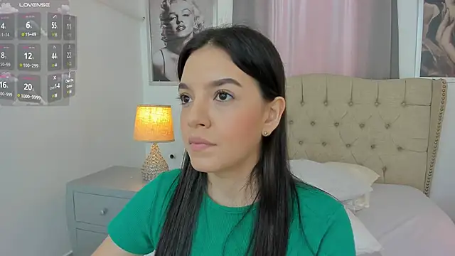 Snapshot of Beautyari_ chatting on 03/18/25, 12:14 Beautyari  online show from 03/18/25, 12:14