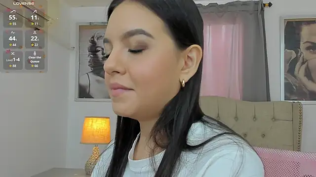 Snapshot of Beautyari_ chatting on 10/10/25, 12:15 Beautyari  online show from 10/10/25, 12:15