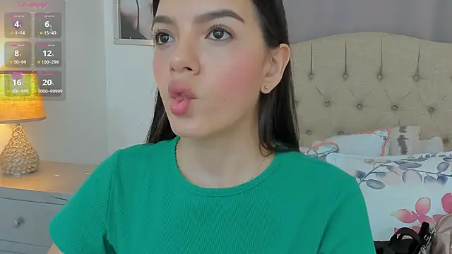 Snapshot of Beautyari_ chatting on 04/13/26, 12:32 Beautyari online show from 04/13/26, 12:32